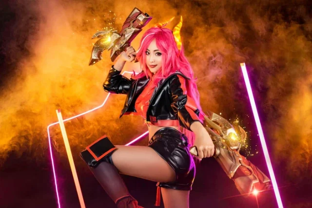 coser@Minh Nghi 着上“月兽”套装化身性感迷人的厄运小姐插图1