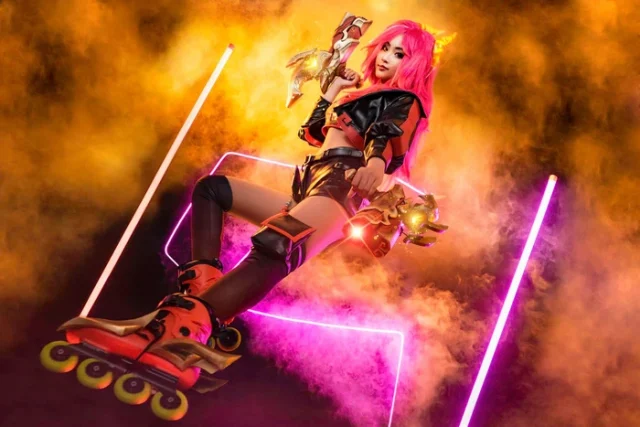 coser@Minh Nghi 着上“月兽”套装化身性感迷人的厄运小姐插图