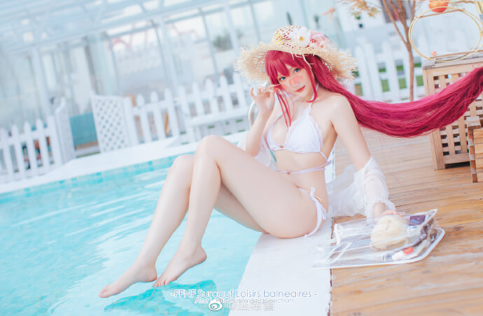碧蓝航线COSPLAY：瓜希酱cos絮库夫，身穿纯白比基尼秀身材(碧蓝航线cosplay独角兽)插图
