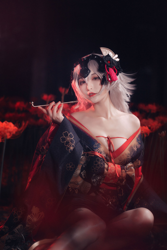 铁板烧鬼舞w_COS 圣女贞德，鲜花炫乳极具诱惑(铁板烧鬼舞图集)插图5