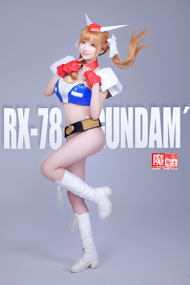 Gundam《高达》的女版 cosplay 照片，异常性感火辣(高达 gundam)插图2