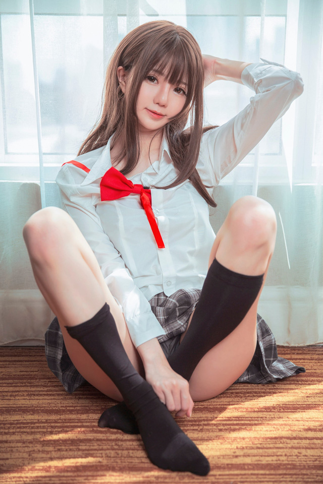 coser@Sally Dorasnow 变身性感“waifu”，令人难以移开视线插图1
