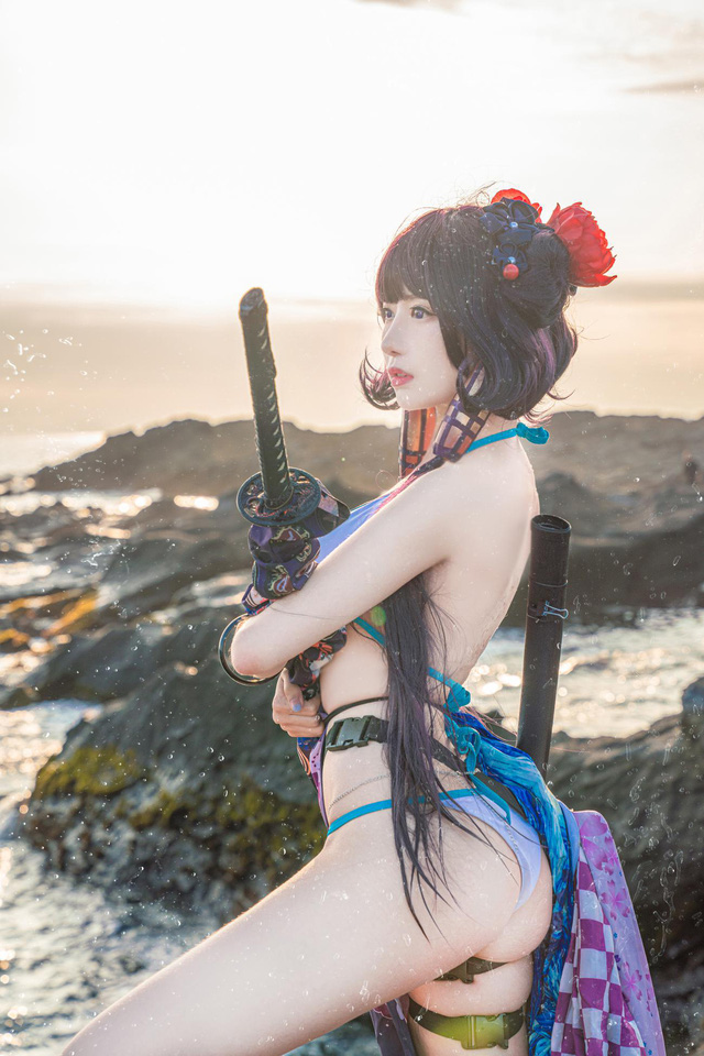 Shika小鹿鹿 cos 比基尼版葛饰应为[Shika小鹿鹿 cos 图集](shika小鹿鹿知乎)插图4