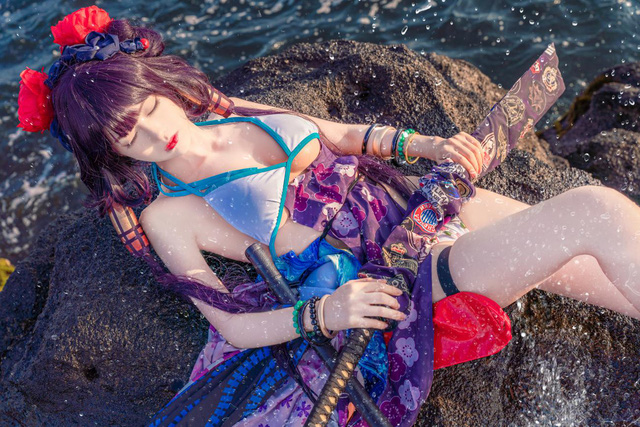 Shika小鹿鹿 cos 比基尼版葛饰应为[Shika小鹿鹿 cos 图集](shika小鹿鹿知乎)插图2