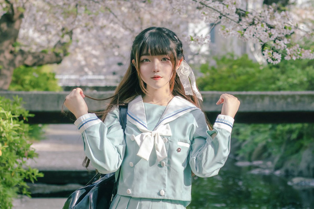 年轻可爱的日本 Z 世代女 coser 以美貌吸引观众插图1