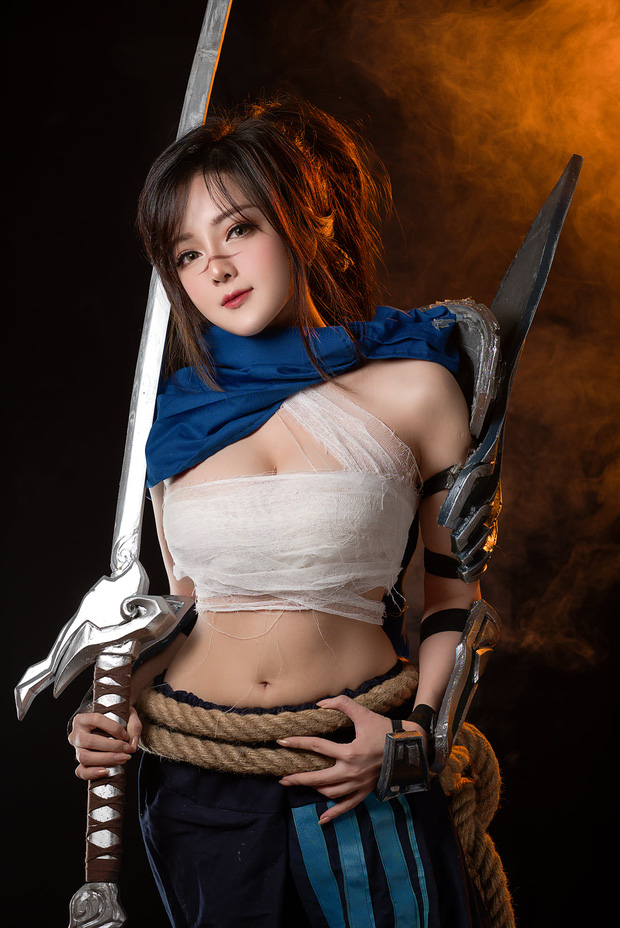 女 coser 化身性感的娜塔莉亚，令粉丝们欣喜若狂插图5