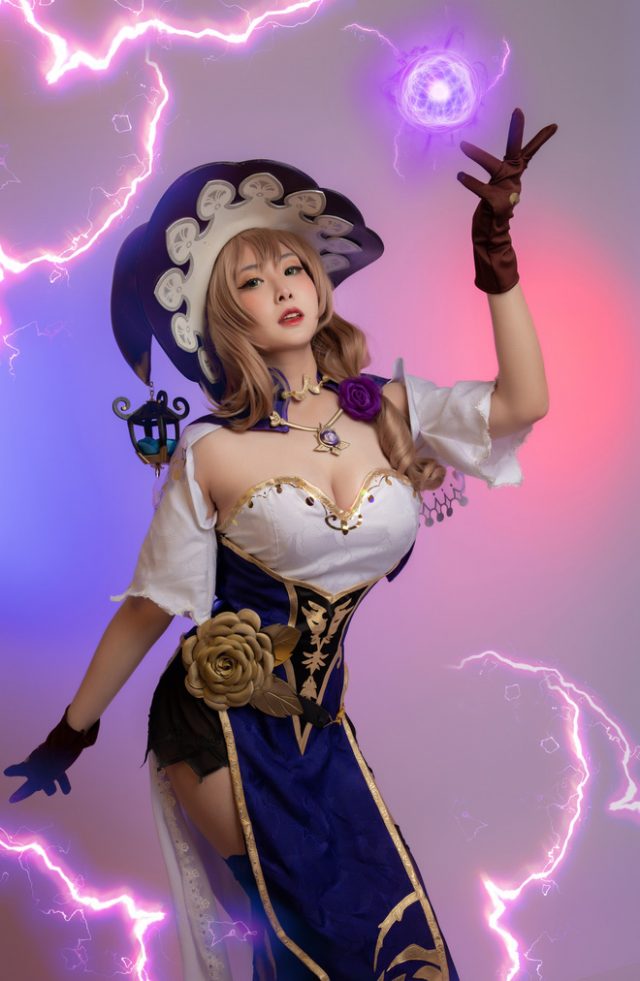 女 coser@Akira Kyuu 在《原神》中 COS 性感迷人的丽莎插图