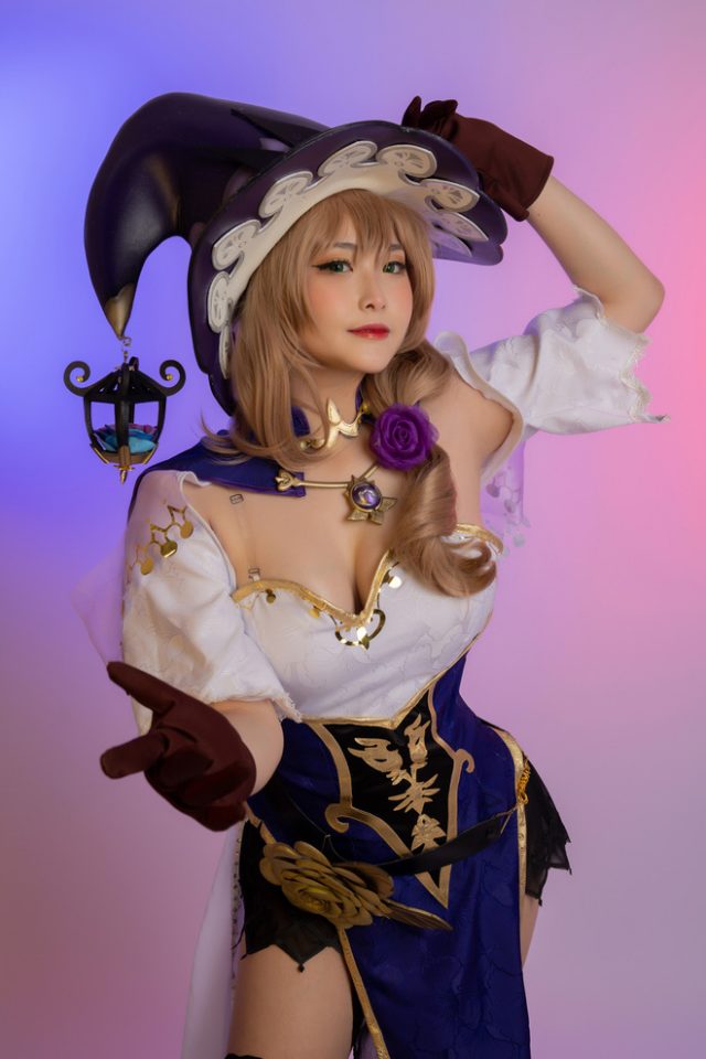 女 coser@Akira Kyuu 在《原神》中 COS 性感迷人的丽莎插图2
