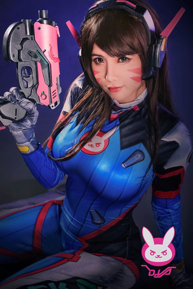 越南裔美国 coser Hana Dinh 变身《守望先锋》中性感的 D.Va 角色(越南裔美国歌手)插图3