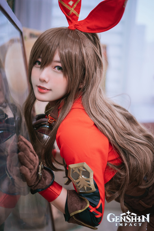 coser@Messie Huang在《原神》中变身Amber，拥有令人窒息的灵魂插图2