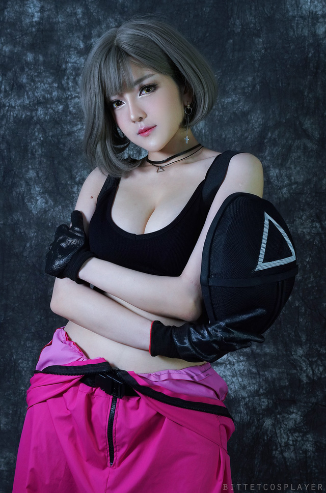女 coser 变身“鱿鱼游戏”让粉丝欣喜若狂，大家都想玩“鱿鱼”插图2