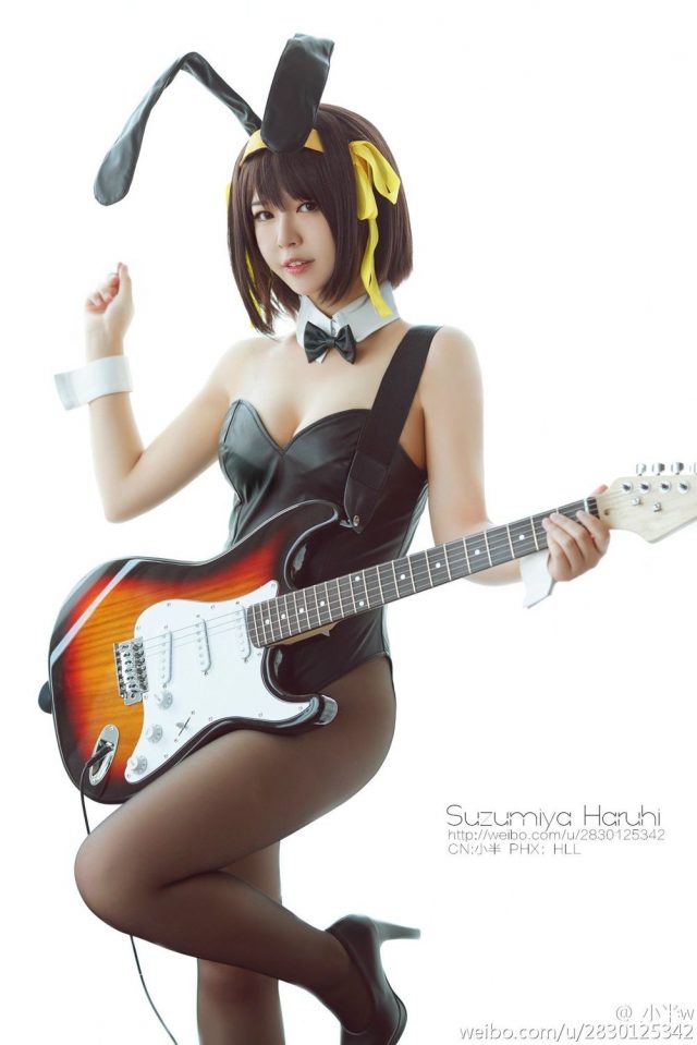半半子化身“吉他兔女郎”凉宫春日 [coser@半半子 cos 作品](半子百度百科)插图1