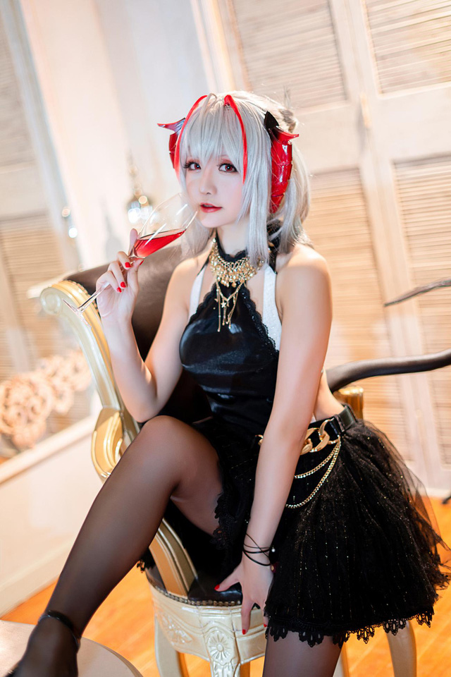 Hoshilily星之迟迟 cos 明日方舟 W [coser@星之迟迟 cos 图集]插图1