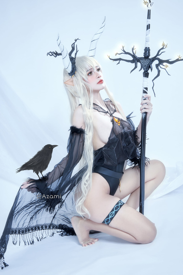 Azami cos 作品 | coser Azami 在《明日方舟》炫耀完美身材和白皙皮肤(azamiss)插图4