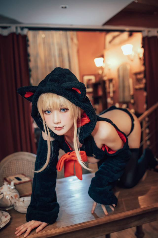 阿包也是兔娘 cos 作品 | 阿包也是兔娘 cos“小猫咪”，性感迷人(阿包也是兔娘辟谣)插图6