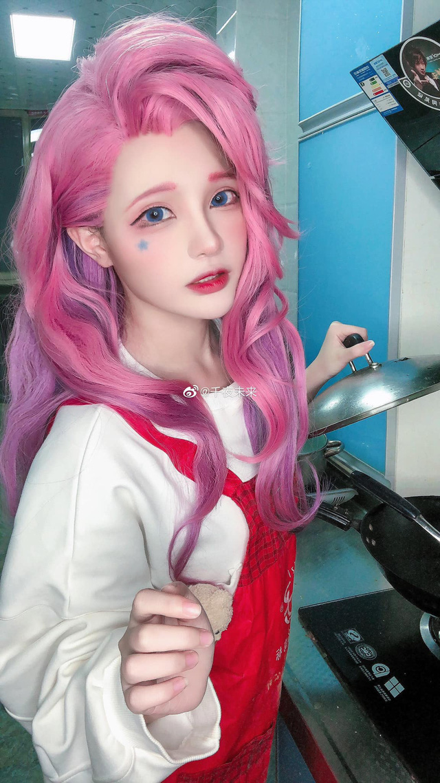 千夜未来cos作品 | 千夜未来（Senya Miku）cos萨勒芬妮Seraphine插图2