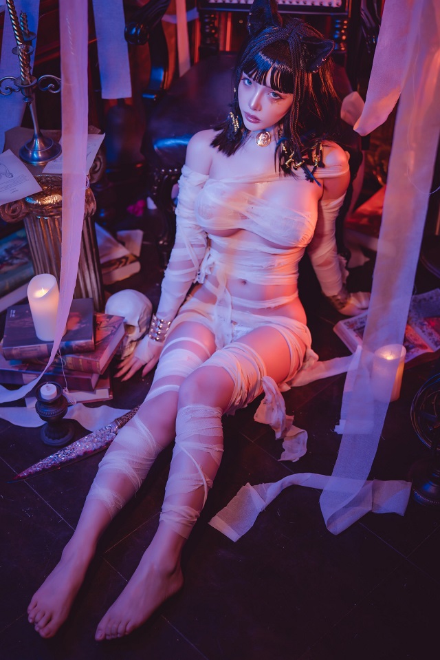 在探索古墓时，偶遇性感妖艳的 cosplay 版“木乃伊”(在探索古墓时的感受)插图