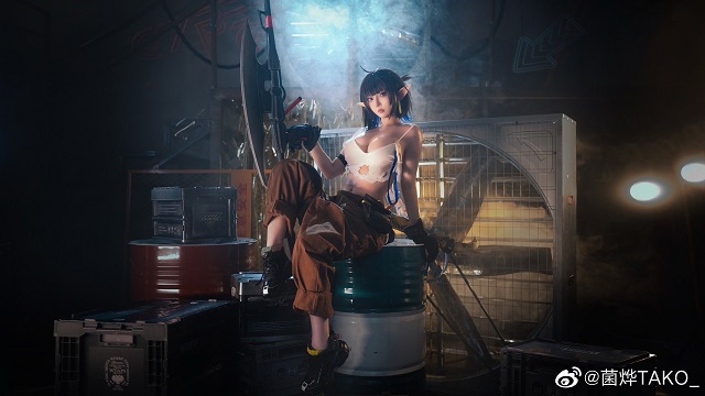 菌烨TAKO_ cos《明日方舟》中的森蚺 [菌烨TAKO_ cos 图集](菌烨tako叫什么)插图1