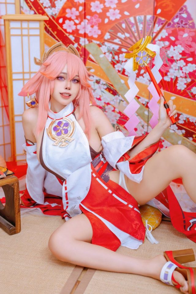 Byoru cos作品 | 越南裔女coser@Byoru在《原神》cos八重神子插图3