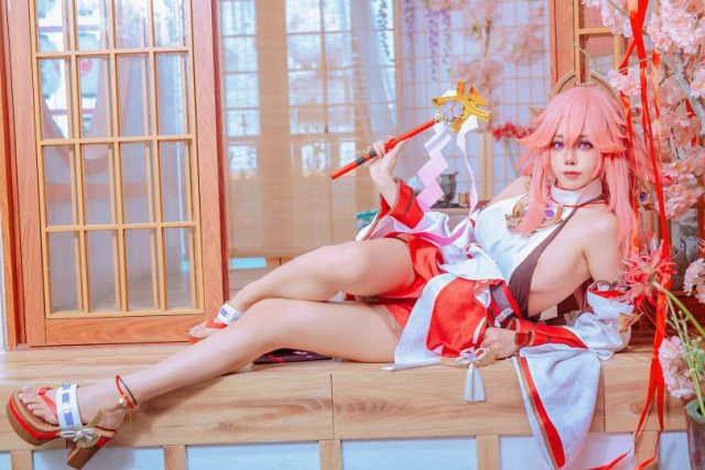 Byoru cos作品 | 越南裔女coser@Byoru在《原神》cos八重神子插图