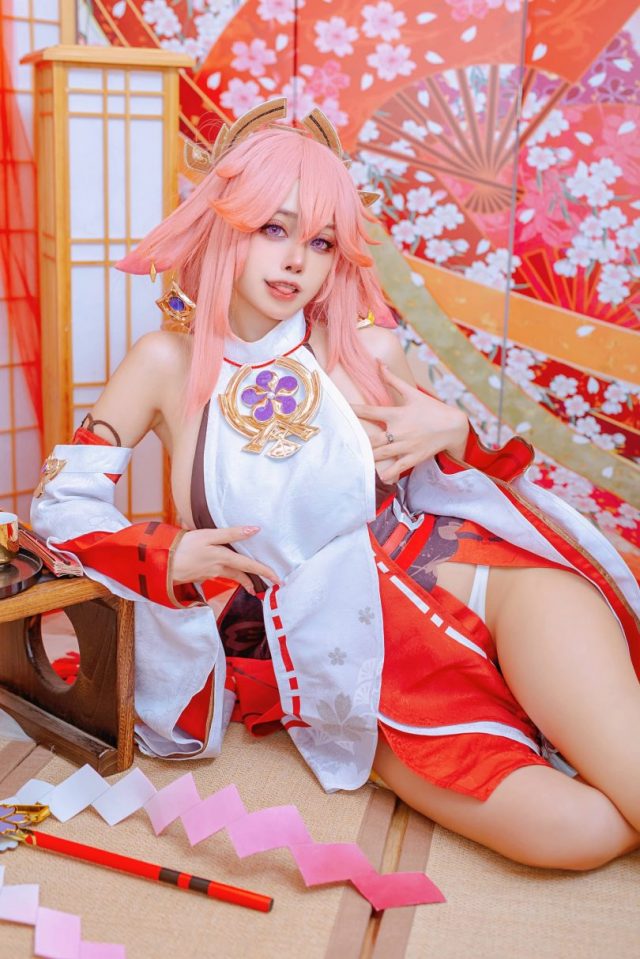 Byoru cos作品 | 越南裔女coser@Byoru在《原神》cos八重神子插图2