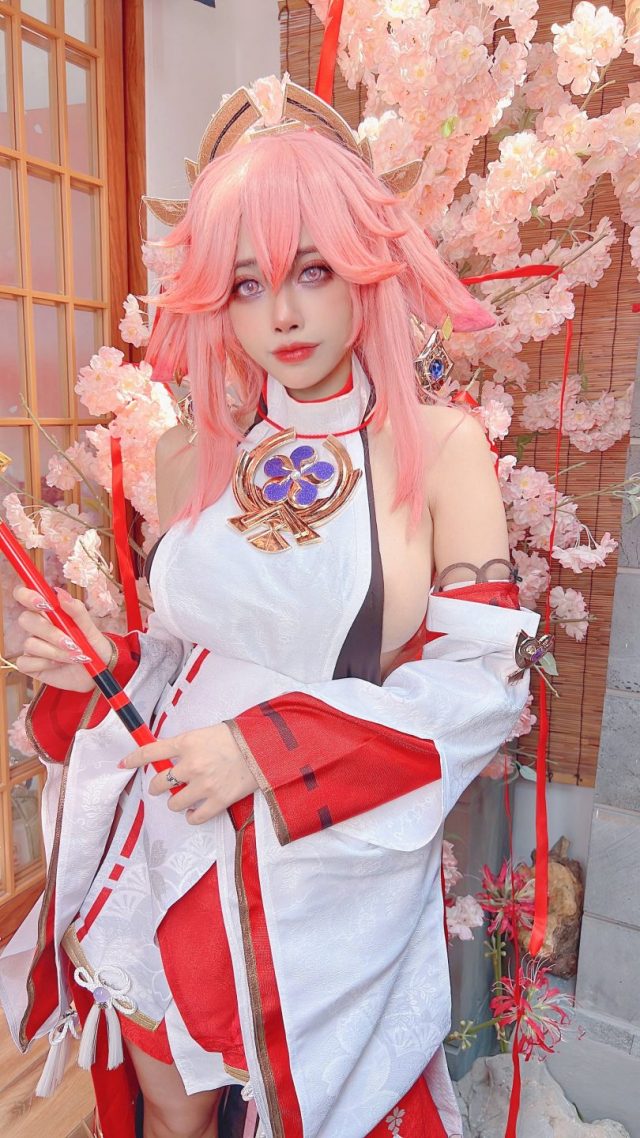 Byoru cos作品 | 越南裔女coser@Byoru在《原神》cos八重神子插图4