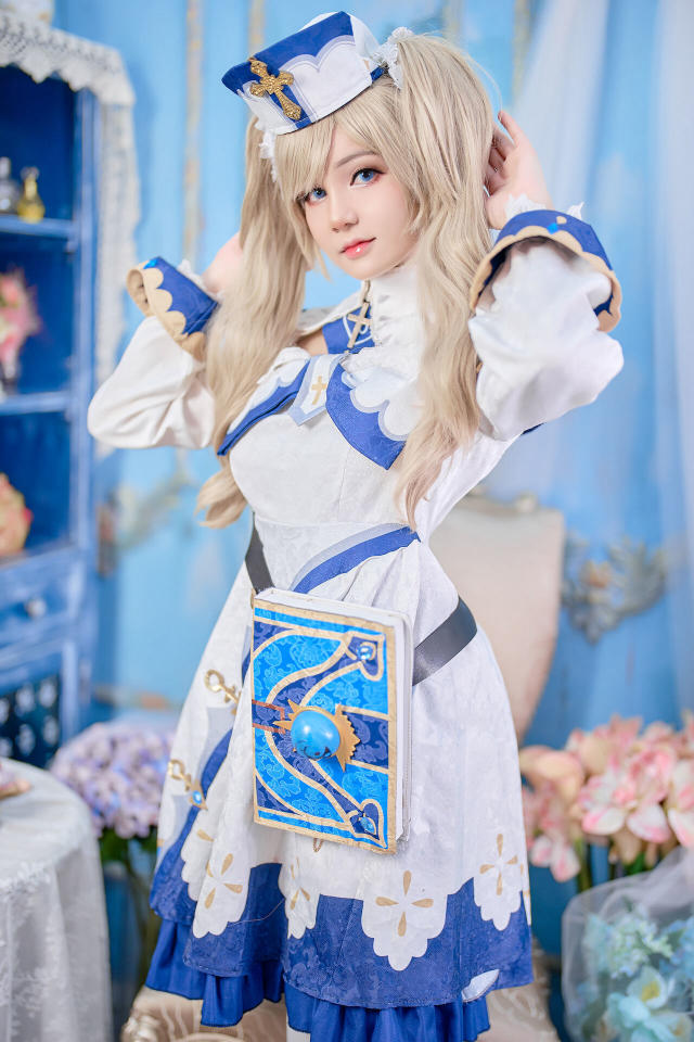 芭芭拉cosplay | coser Joyce_lin2x在《原神》中变身“闪耀偶像”芭芭拉(芭芭拉帕尔文)插图2