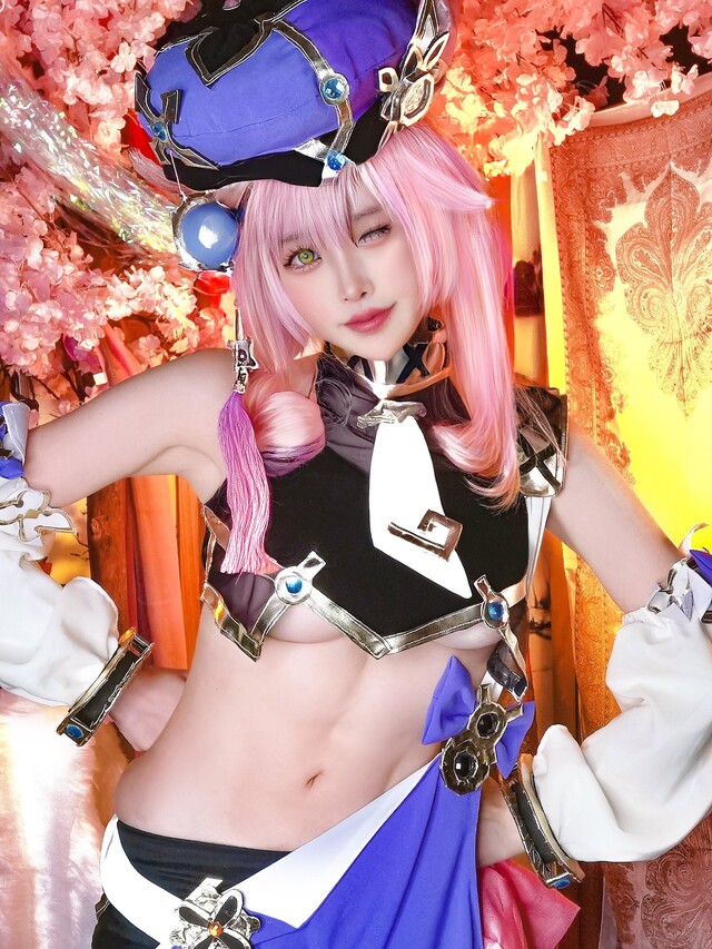 coser@WifeKirei在《原神》cos多莉，过于性感而受批评插图3