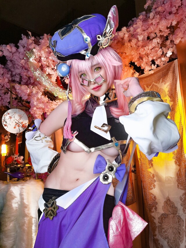 coser@WifeKirei在《原神》cos多莉，过于性感而受批评插图2