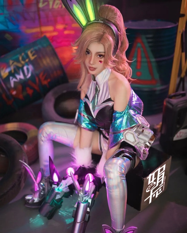 如月灰在《英雄联盟》cos“兔指挥官”厄运小姐 [如月灰cos作品](英雄如月结局)插图3