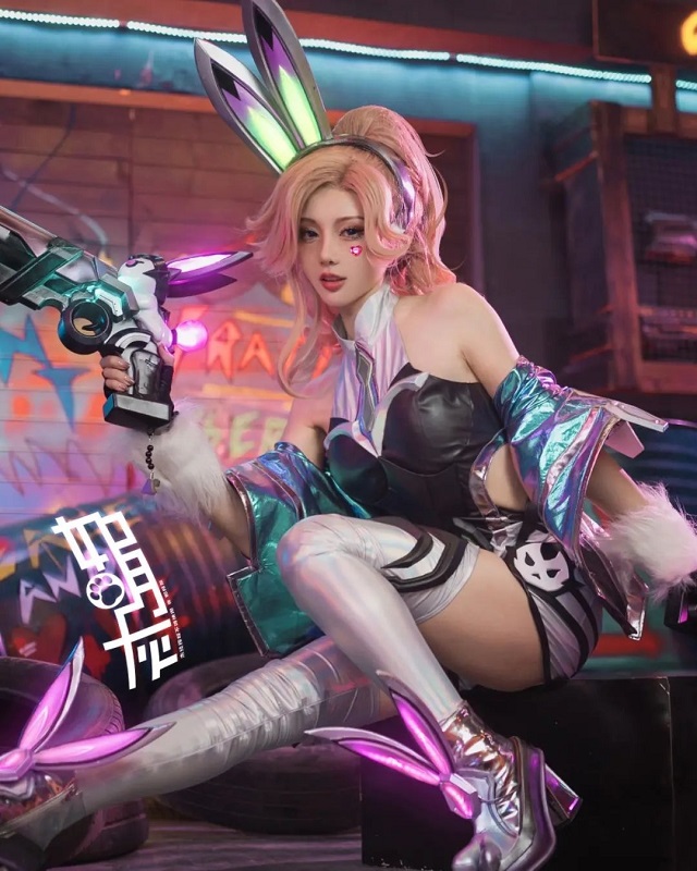 如月灰在《英雄联盟》cos“兔指挥官”厄运小姐 [如月灰cos作品](英雄如月结局)插图4