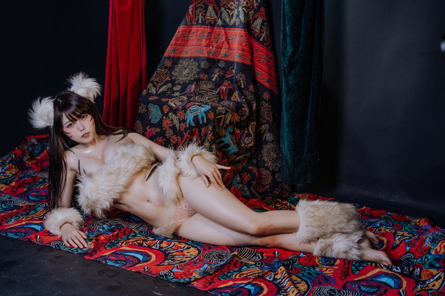 coser@七月喵子化身可爱的“熊孩子”，美丽迷人插图