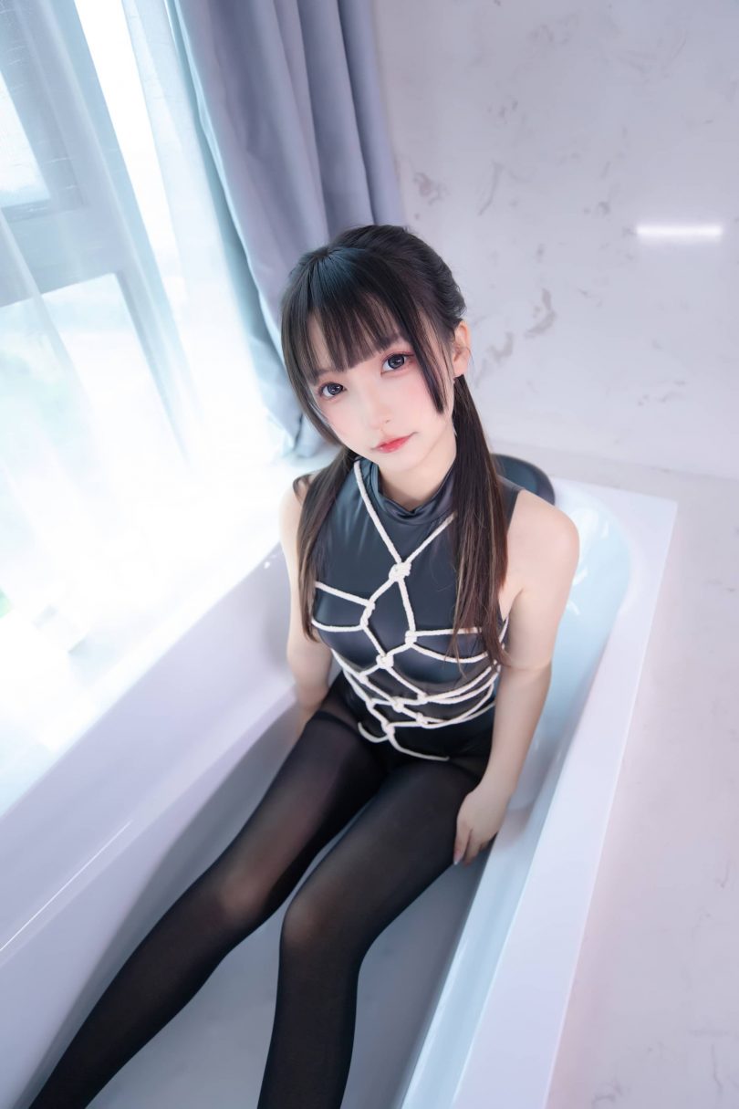 神楽坂真冬_夏日戏水cos | 神楽坂真冬_夏日戏水·死库水cos作品 [75P-204MB]