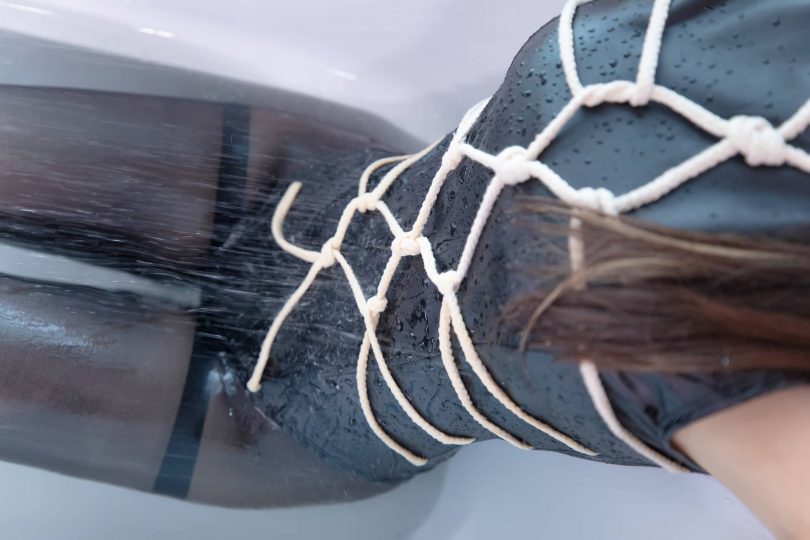 神楽坂真冬_夏日戏水cos | 神楽坂真冬_夏日戏水·死库水cos作品 [75P-204MB]