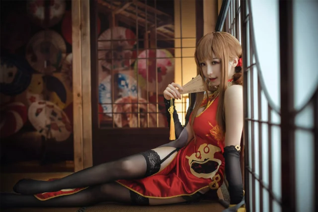 紫颜颜sweet cosplay | 紫颜颜sweet cos《少女前线》DSR50红牡丹(紫颜颜sweet舞蹈)插图1