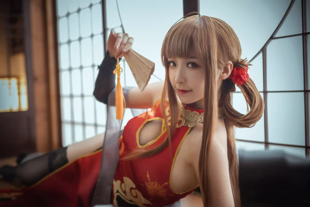 紫颜颜sweet cosplay | 紫颜颜sweet cos《少女前线》DSR50红牡丹(紫颜颜sweet舞蹈)插图2