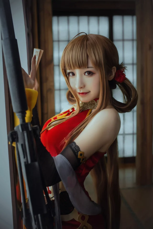 紫颜颜sweet cosplay | 紫颜颜sweet cos《少女前线》DSR50红牡丹(紫颜颜sweet舞蹈)插图3