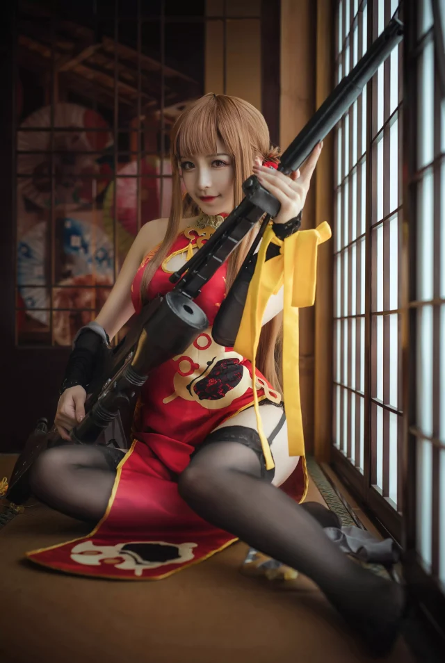 紫颜颜sweet cosplay | 紫颜颜sweet cos《少女前线》DSR50红牡丹(紫颜颜sweet舞蹈)插图4