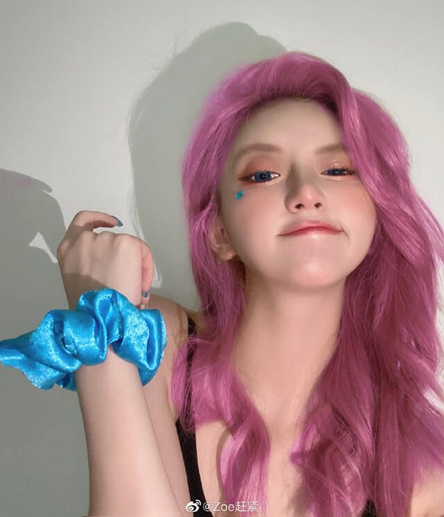 coser@Zoe赶紧在《英雄联盟》化身“星籁歌姬”萨勒芬妮插图6