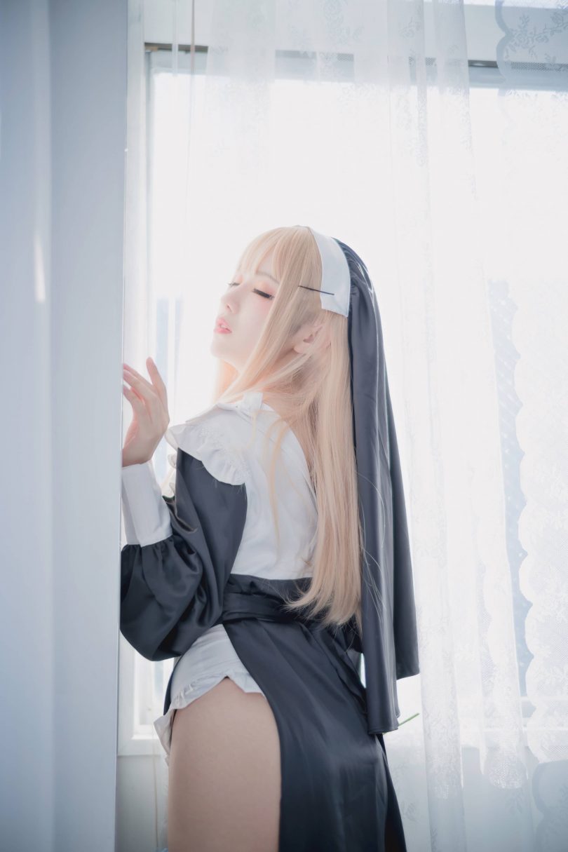 Shika小鹿鹿cos修女 | Shika小鹿鹿_修女cos作品 [16P-172MB]