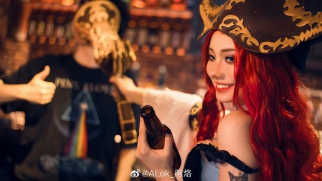 coser@ALok_阿烙在《英雄联盟》化身“赏金猎人”厄运小姐(画师阿洛)插图2