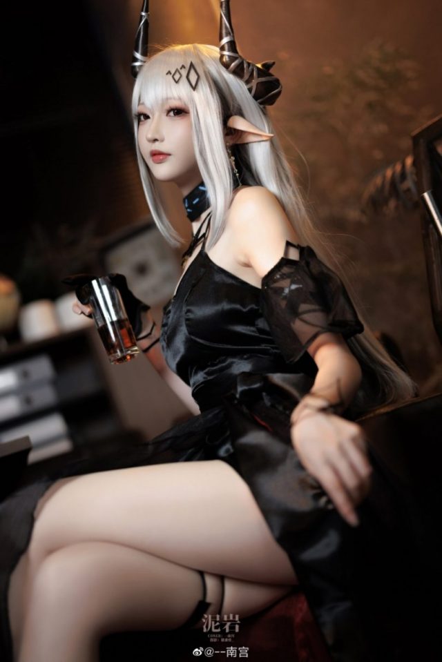 coser@南宫在《明日方舟》化身美丽动人的泥岩Mudrock(南宫明人)插图5