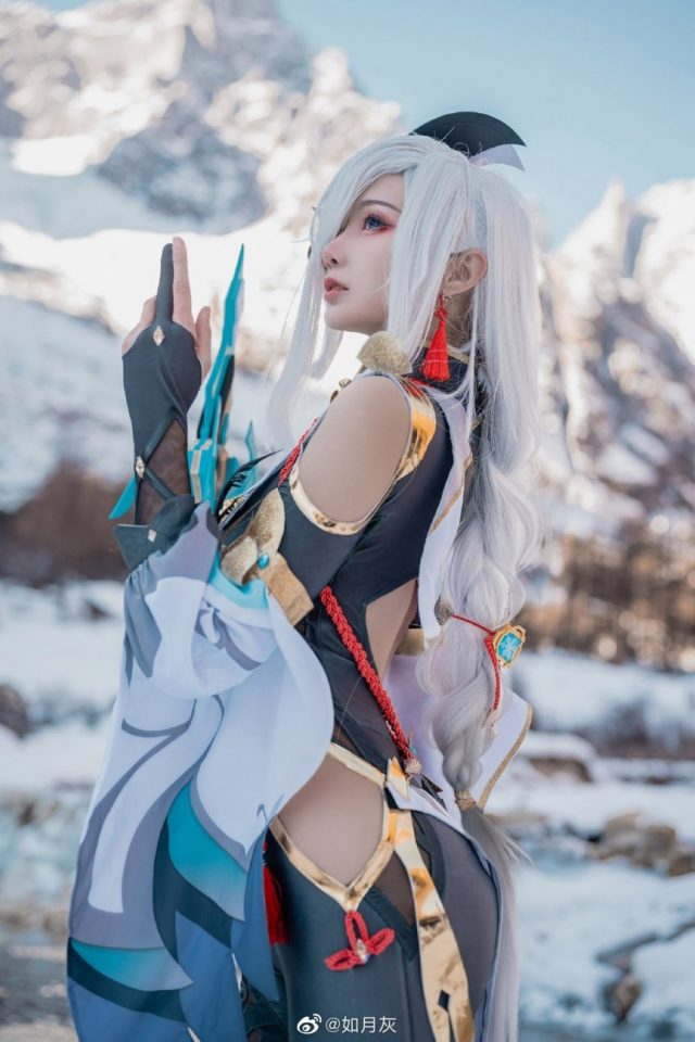 coser@如月灰在《原神》化身申鹤，性感迷人(如月是哪个动漫人物)插图5