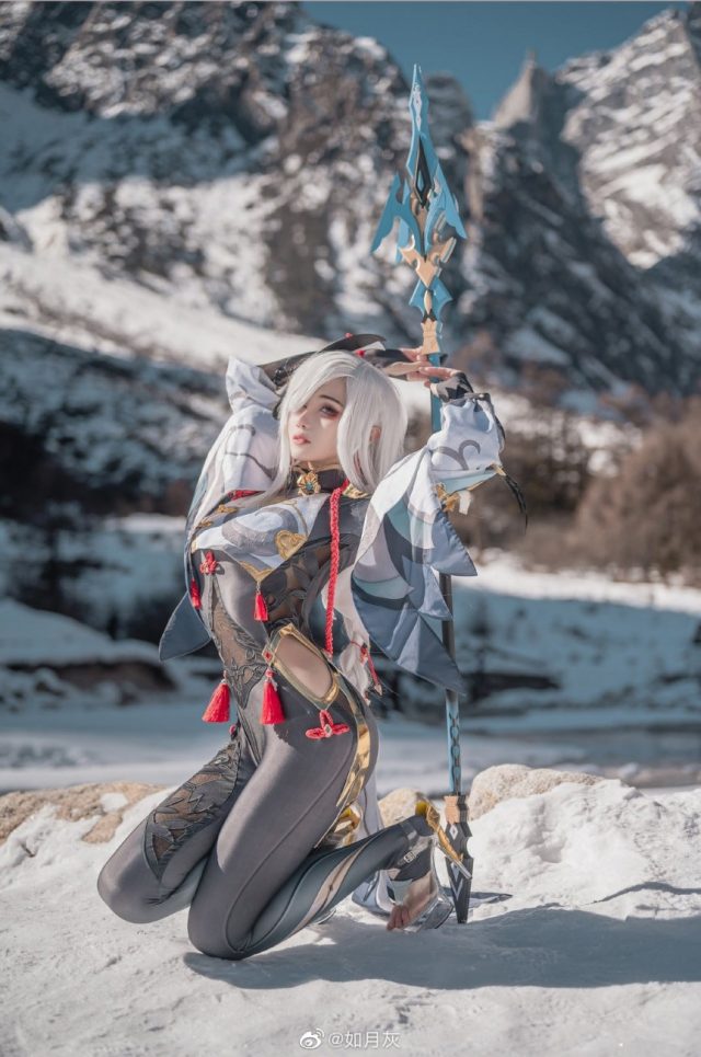 coser@如月灰在《原神》化身申鹤，性感迷人(如月是哪个动漫人物)插图4