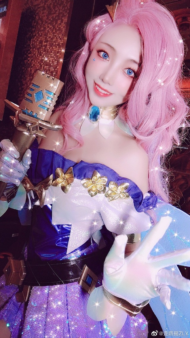 coser@走路摇ZLY在《英雄联盟》cos“星籁歌姬”萨勒芬妮插图1