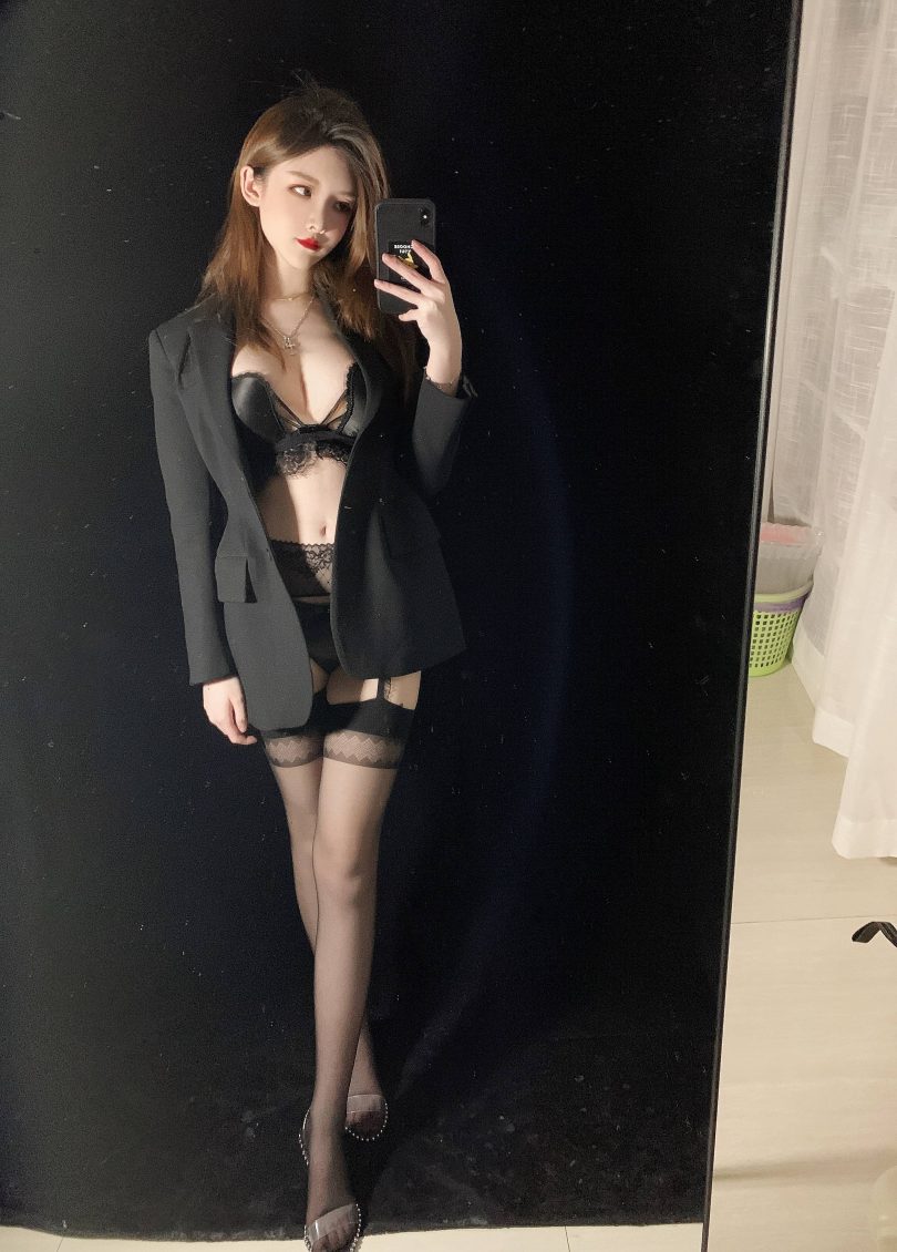 一小央泽cosplay | 一小央泽_优雅的坏女人罢了cos作品 [35P-142MB]