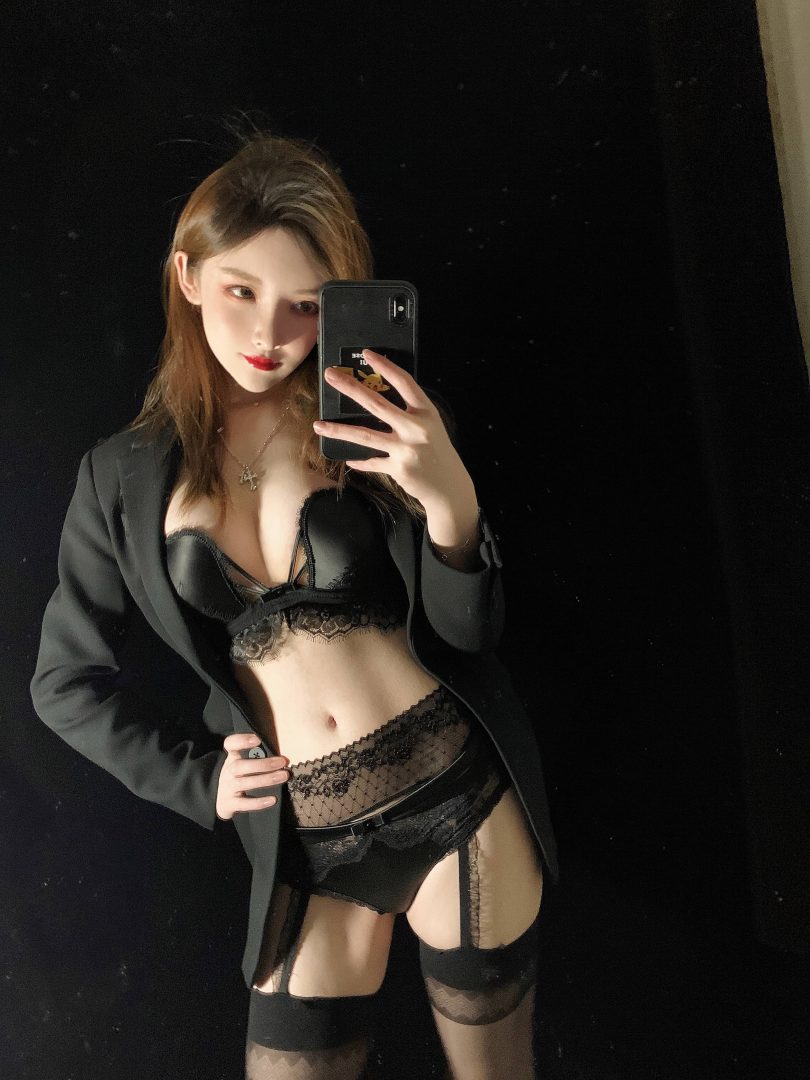 一小央泽cosplay | 一小央泽_优雅的坏女人罢了cos作品 [35P-142MB]