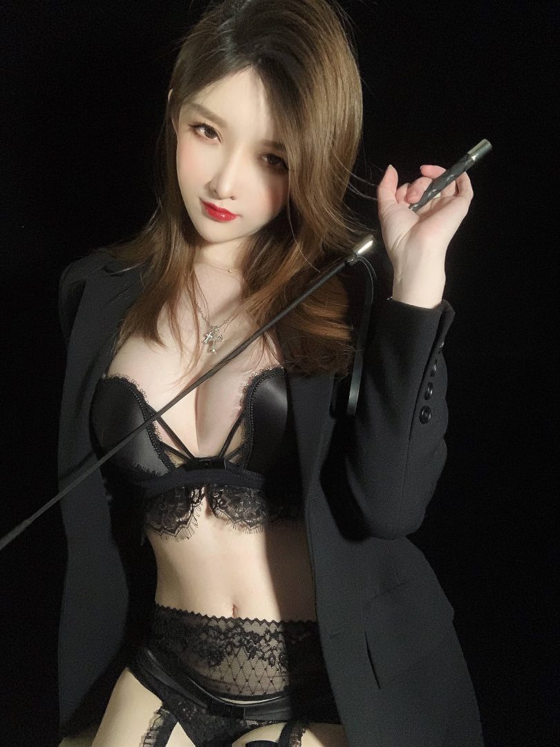 一小央泽cosplay | 一小央泽_优雅的坏女人罢了cos作品 [35P-142MB]