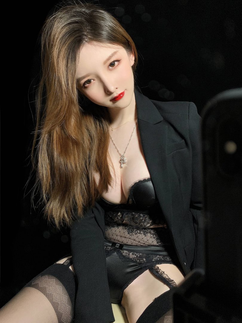 一小央泽cosplay | 一小央泽_优雅的坏女人罢了cos作品 [35P-142MB]