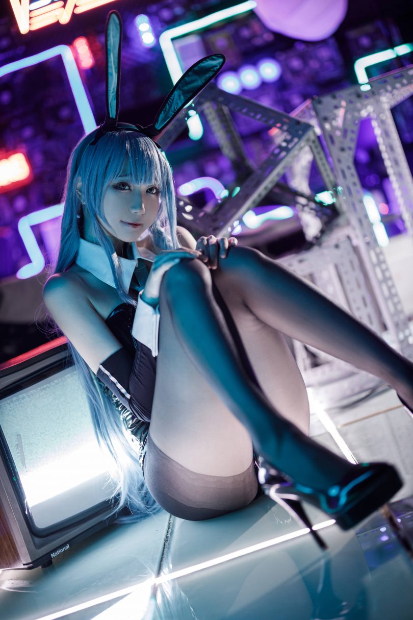 周叽是可爱兔兔cos兔女郎 | 周叽是可爱兔兔_树城兔女郎cos作品[28P-426MB]